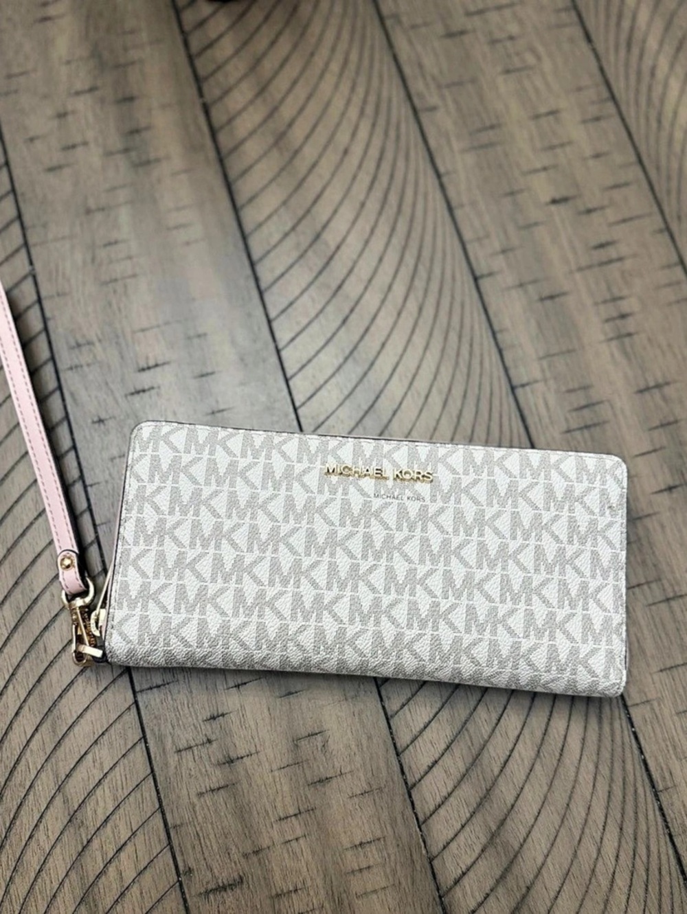 Michael Kors Jet Logo Wristlet Wallet Pink & White